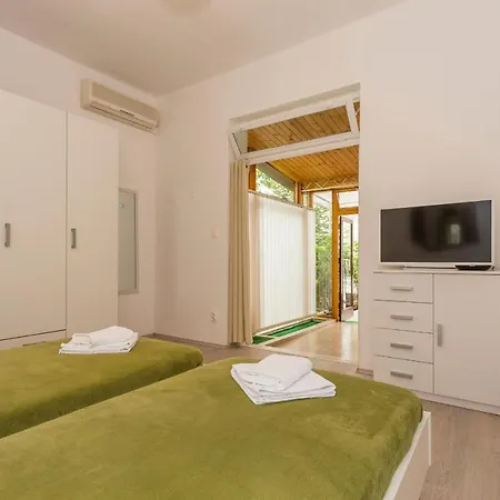 公寓 Comfortable Modern With Shaded Patio 斯普利特