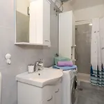 Apartman Comfortable Modern With Shaded Patio Split