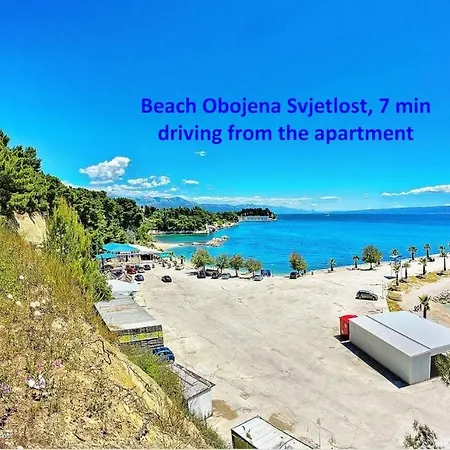 Comfortable Modern With Shaded Patio * Split