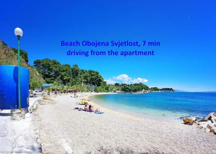 Comfortable Modern With Shaded Patio Apartament Split