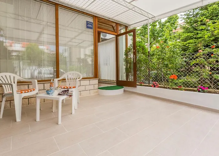 Comfortable Modern With Shaded Patio Apartamento *