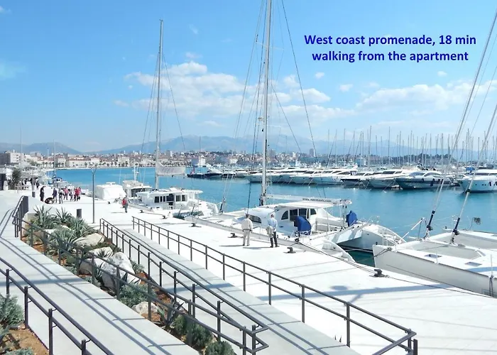 Comfortable Modern With Shaded Patio *