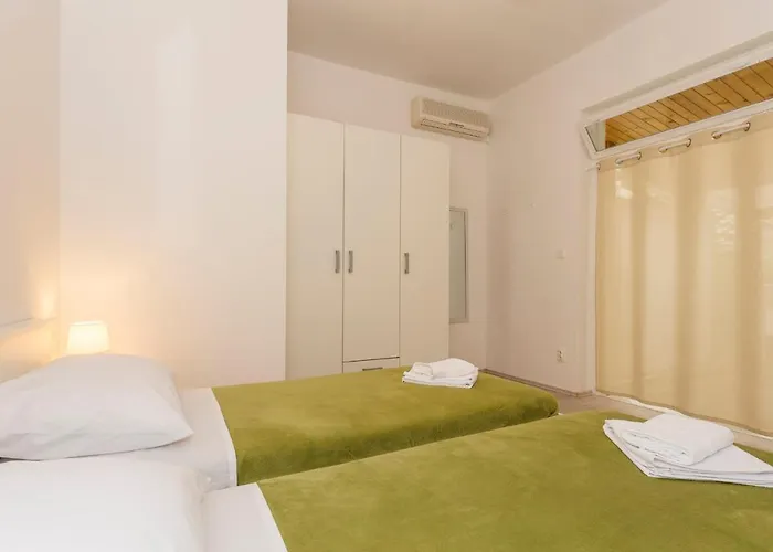 Apartamento Comfortable Modern With Shaded Patio
