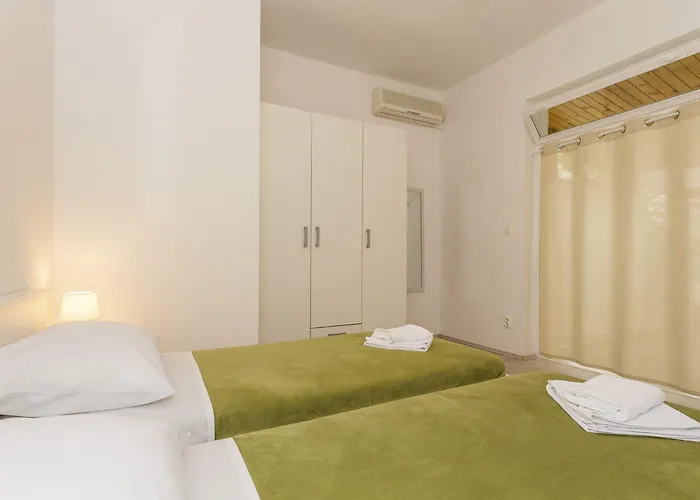 Apartamento Comfortable Modern With Shaded Patio *