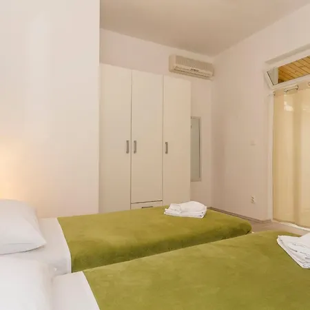 Appartement Comfortable Modern With Shaded Patio