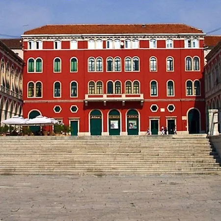 Lägenhet Comfortable Modern With Shaded Patio *