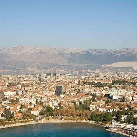 Comfortable Modern With Shaded Patio Lägenhet *