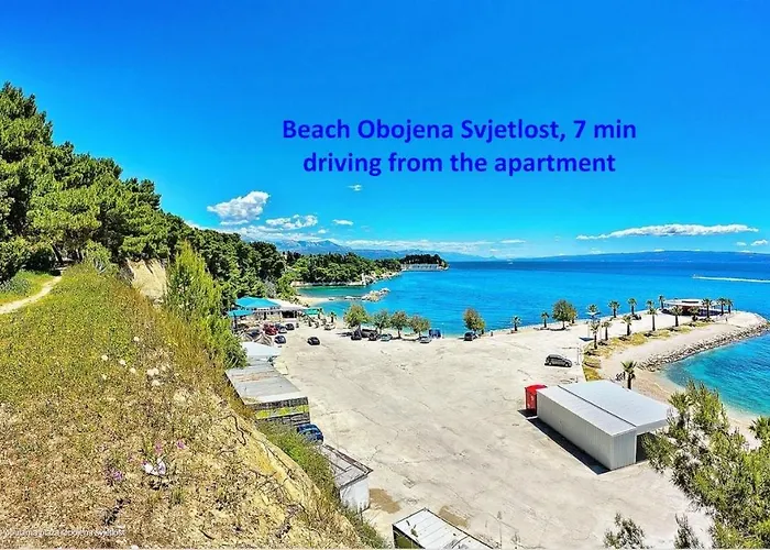 Comfortable Modern With Shaded Patio * Split