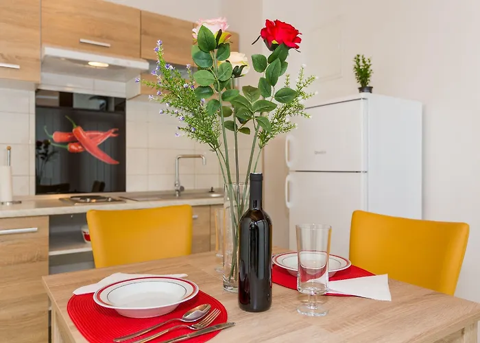 Apartamento Comfortable Modern With Shaded Patio