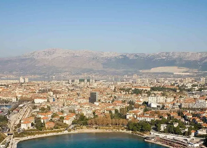 Comfortable Modern With Shaded Patio Apartamento *